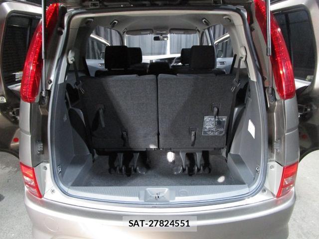 Toyota ISIS 2010-01 7806161-14