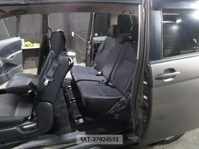 Toyota ISIS 2010-01 7806161-15