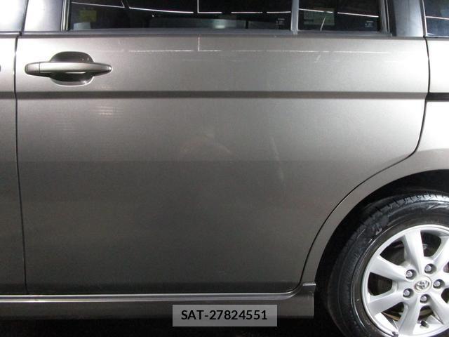 Toyota ISIS 2010-01 7806161-3