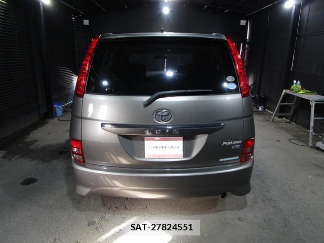 Toyota ISIS 2010-01 7806161-5