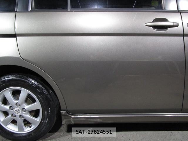 Toyota ISIS 2010-01 7806161-7