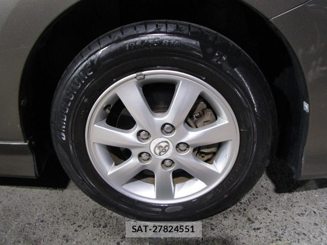 Toyota ISIS 2010-01 7806161-9