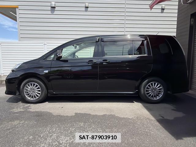 Toyota ISIS 2014-07 7808360-13
