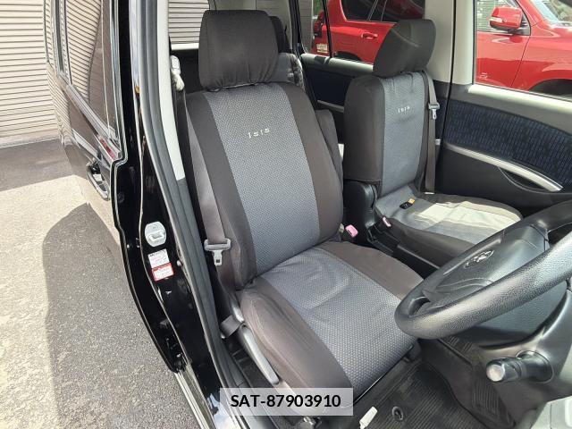 Toyota ISIS 2014-07 7808360-15
