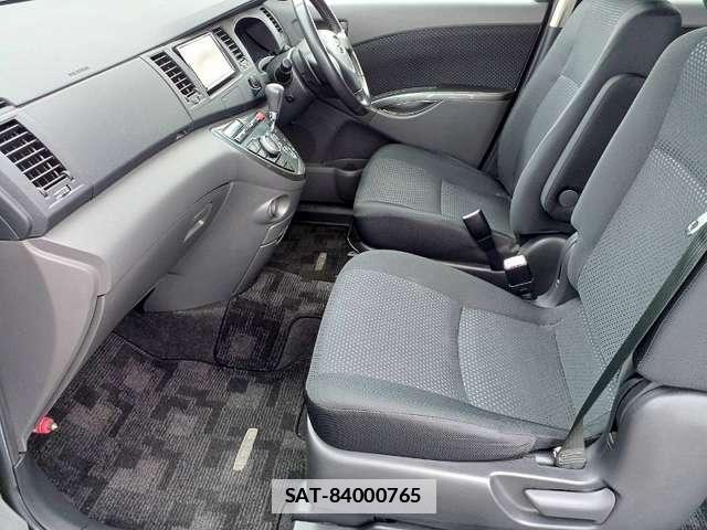 Toyota ISIS 2010-07 7809914-11