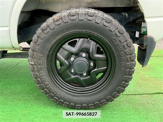Suzuki JIMNY 2000 7801399-17