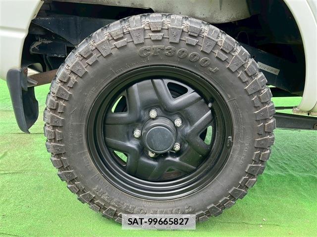 Suzuki JIMNY 2000 7801399-18