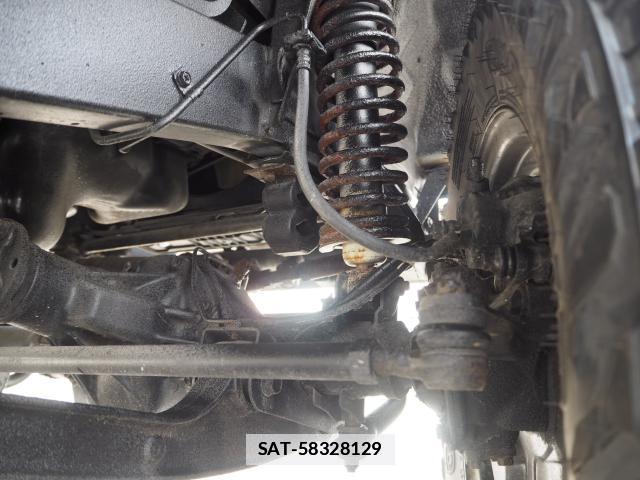 Suzuki JIMNY 1997 7810167-19