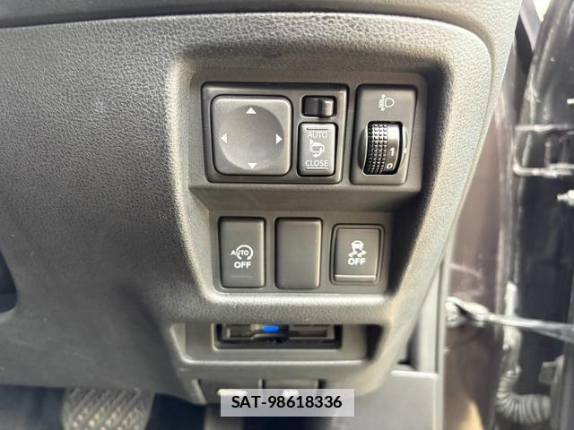 Nissan JUKE 2013-09 7798774-19