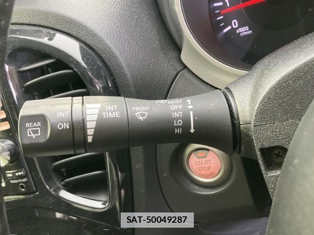 Nissan JUKE 2012-03 7800873-13