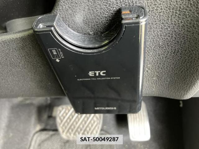 Nissan JUKE 2012-03 7800873-15