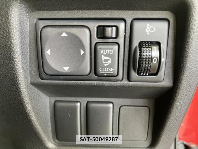 Nissan JUKE 2012-03 7800873-17