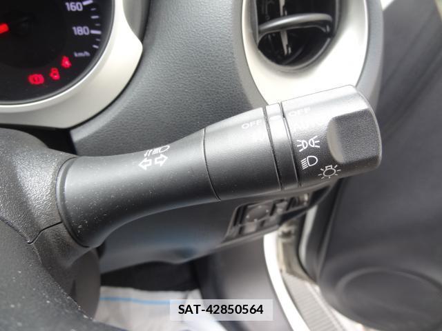 Nissan JUKE 2014-08 7805226-13