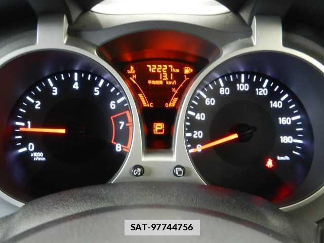 Nissan JUKE 2017-04 7810825-12