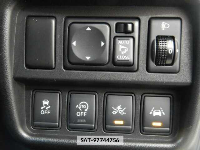Nissan JUKE 2017-04 7810825-4
