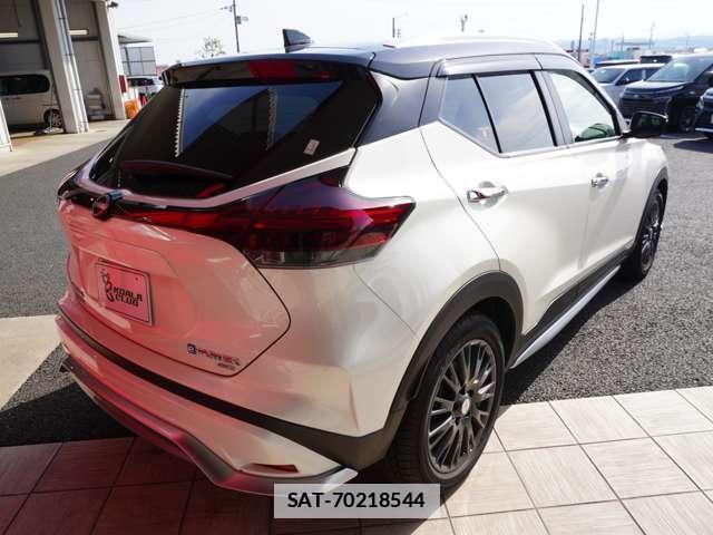 Nissan KICKS 2025-04 7795549-4