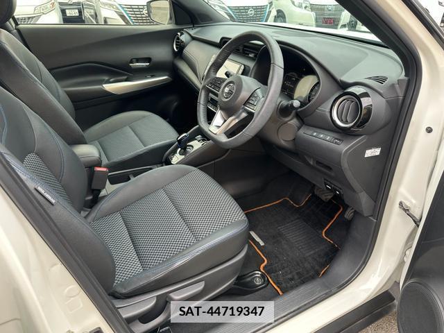 Nissan KICKS 2020-11 7802277-11