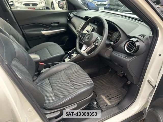 Nissan KICKS 2020-12 7802297-11