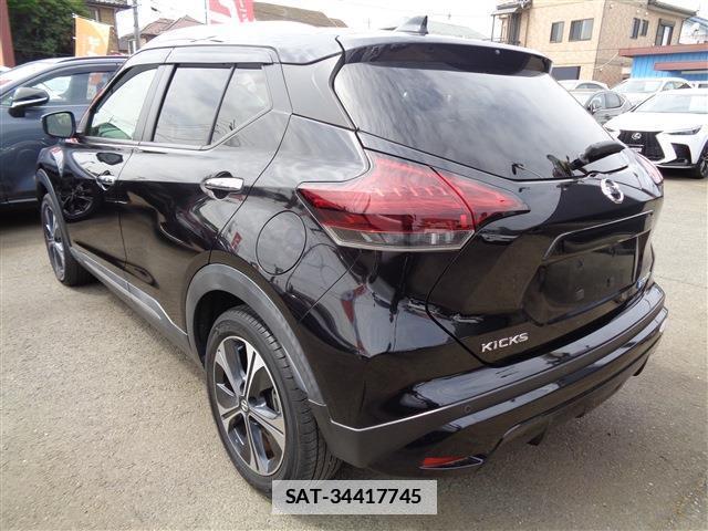 Nissan KIX 2021-05 7797348-5