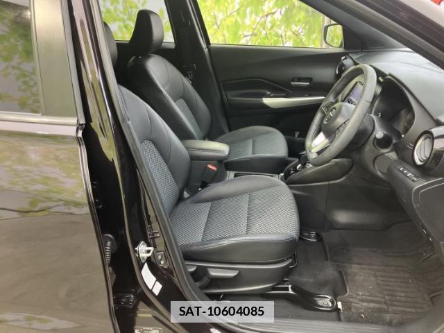 Nissan KIX 2022-02 7804903-3