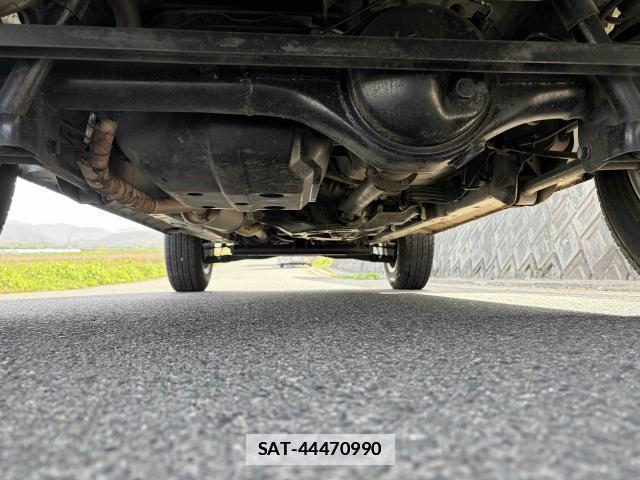 Nissan KIX 2010-03 7805264-17
