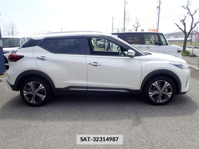 Nissan KIX 2021-07 7805892-3