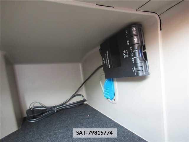 Renault KOLEOS 2012-03 7802663-7