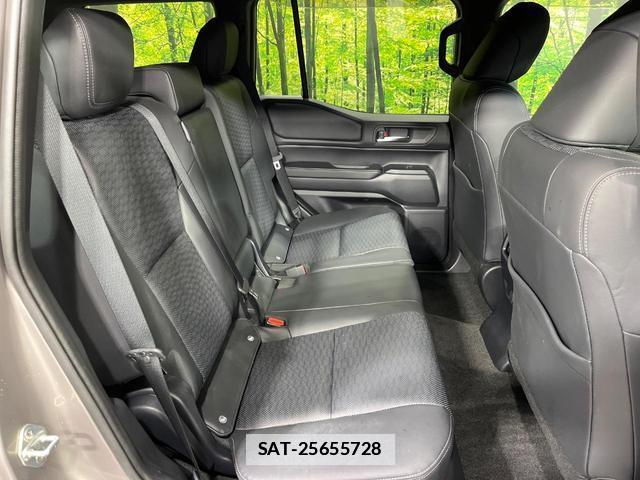 Toyota Land Cruiser 250 2025-04 7801038-9
