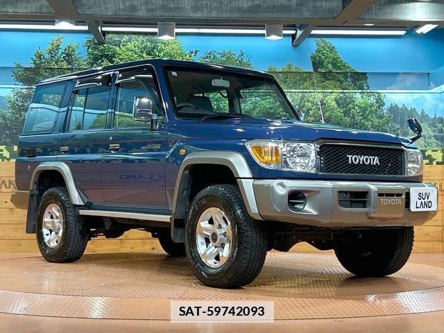 Toyota Land Cruiser 70 2014-11 7794586-15