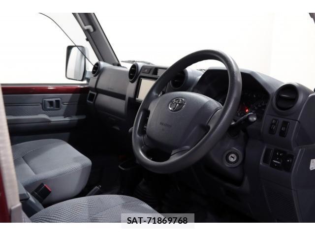 Toyota Land Cruiser 70 2014-12 7795998-8