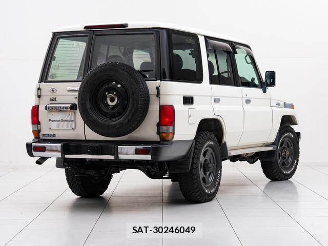 Toyota Land Cruiser 70 2002-10 7796685-13
