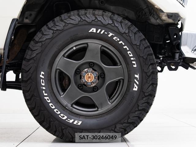 Toyota Land Cruiser 70 2002-10 7796685-17