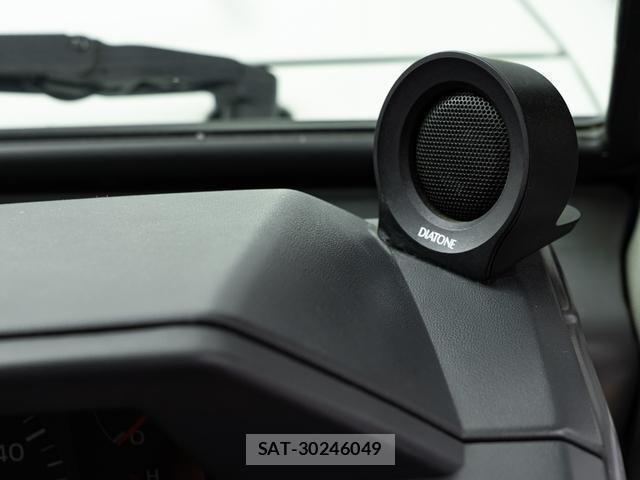 Toyota Land Cruiser 70 2002-10 7796685-3