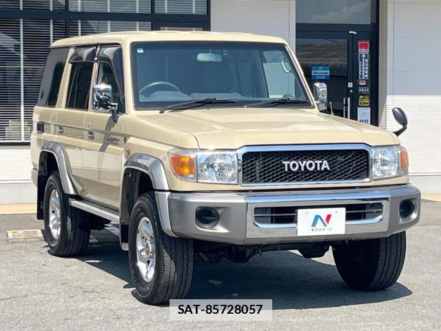 Toyota Land Cruiser 70 2015-04 7799233-13