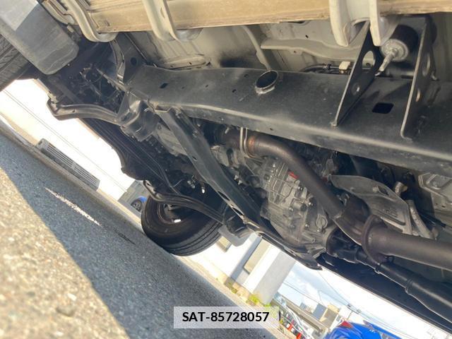 Toyota Land Cruiser 70 2015-04 7799233-19