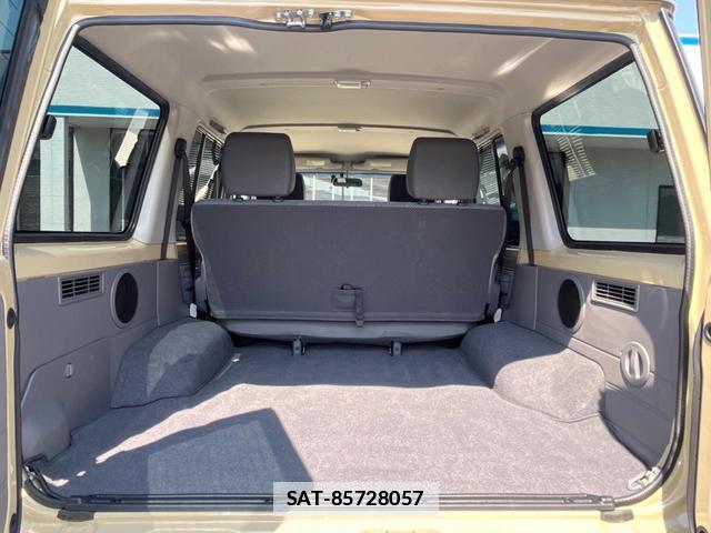 Toyota Land Cruiser 70 2015-04 7799233-7