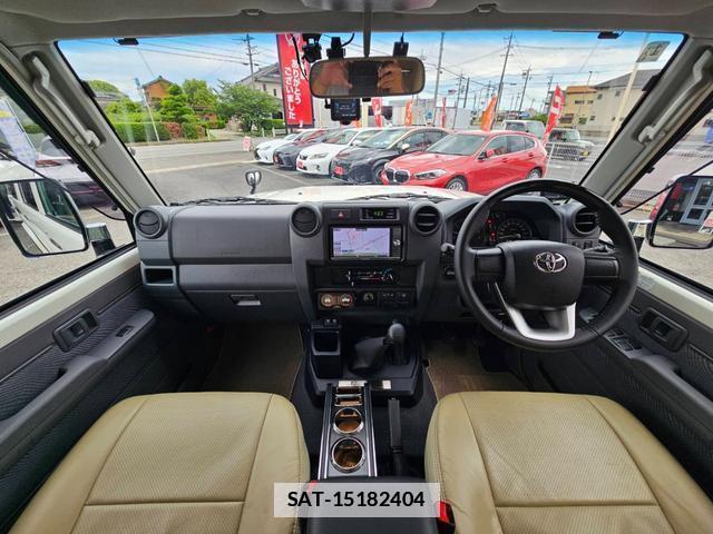 Toyota Land Cruiser 70 2015-01 7800790-1