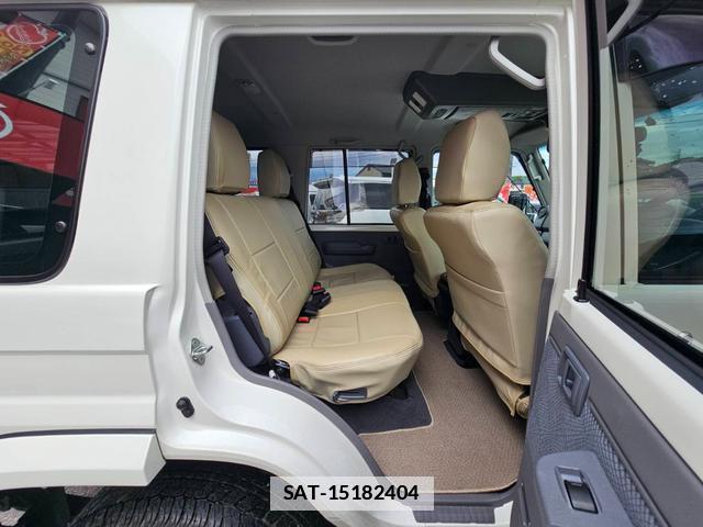 Toyota Land Cruiser 70 2015-01 7800790-13