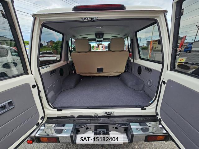 Toyota Land Cruiser 70 2015-01 7800790-15