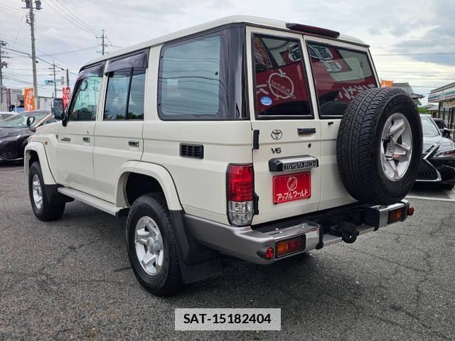 Toyota Land Cruiser 70 2015-01 7800790-7