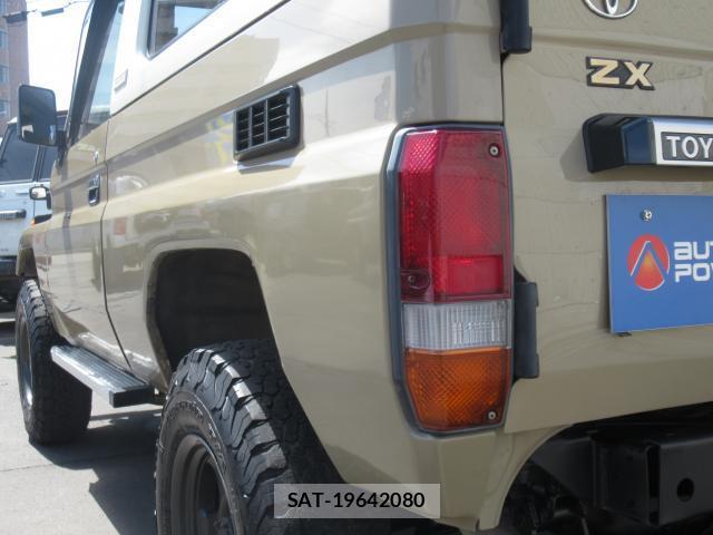 Toyota Land Cruiser 70 1995-04 7803380-16