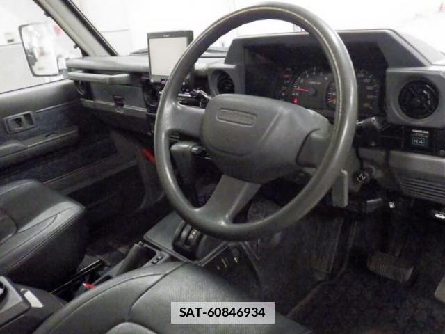 Toyota Land Cruiser 70 2002-09 7803758-2