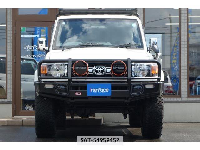Toyota Land Cruiser 70 2015-12 7808201-2