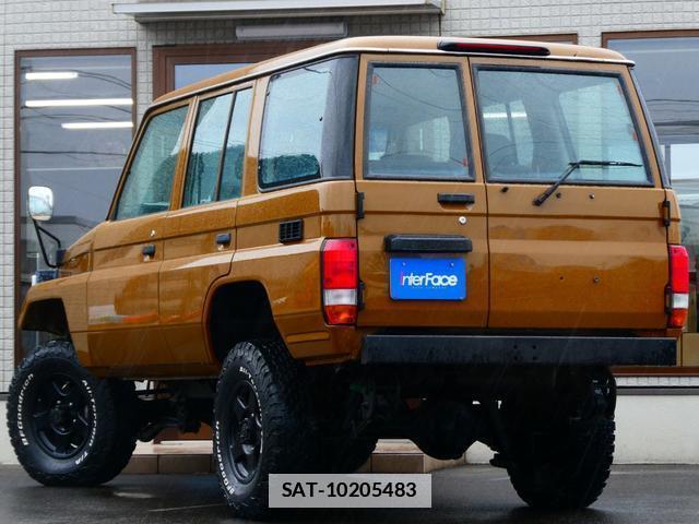 Toyota Land Cruiser 70 2000-09 7808208-11