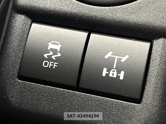 Toyota Land Cruiser FJ 2026-06 7799122-6