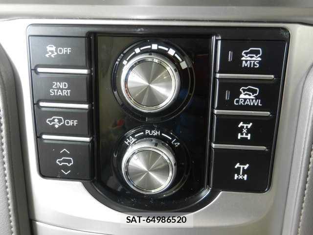 Toyota LAND CRUISER PRADO 2023-10 7810757-10
