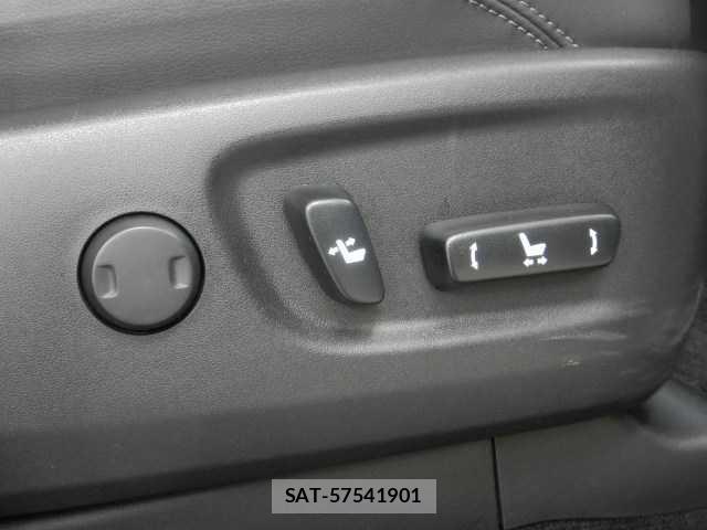Toyota LAND CRUISER PRADO 2023-11 7810782-11