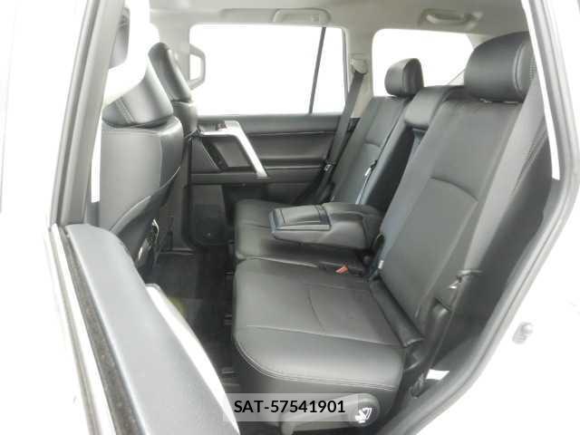 Toyota LAND CRUISER PRADO 2023-11 7810782-17