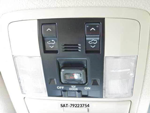 Toyota LAND CRUISER PRADO 2023-04 7810833-11