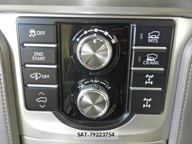 Toyota LAND CRUISER PRADO 2023-04 7810833-5